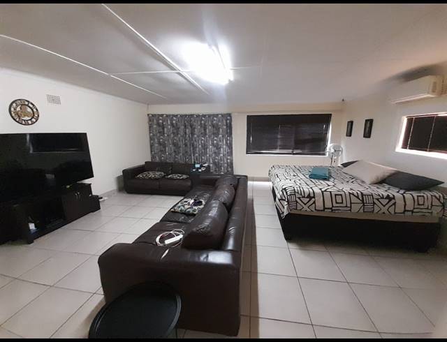 4 BEDROOM HOUSE FOR SALE IN PROTEA PARK